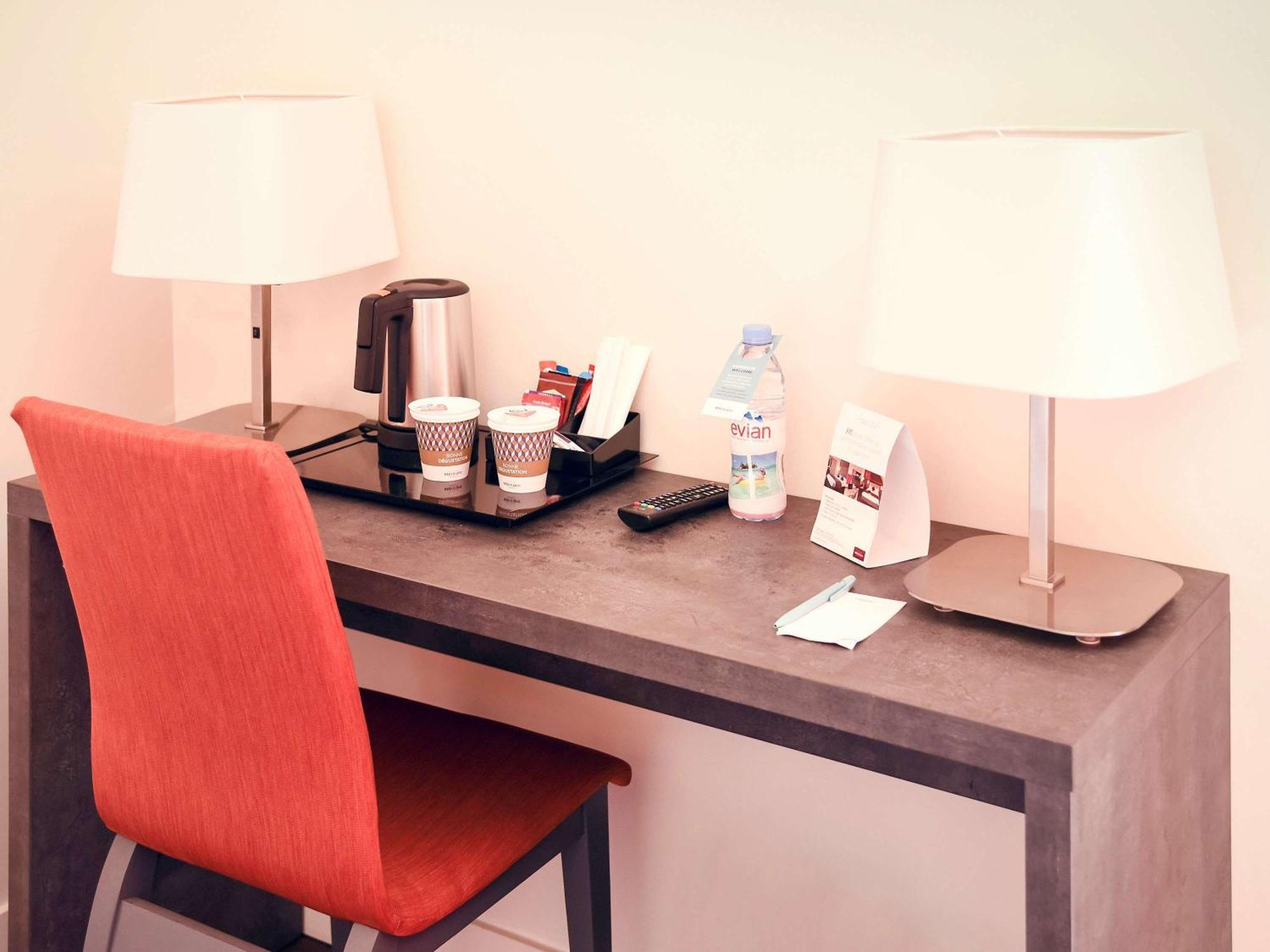 Mercure Aix-En-Provence Sainte-Victoire Chateauneuf-le-Rouge Ngoại thất bức ảnh